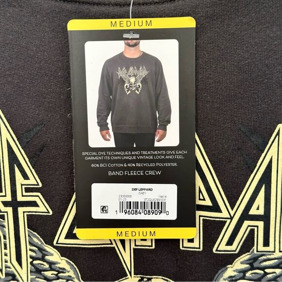 NWT Men’s Def Leopard Band Fleece Crew - Picture 5 of 5